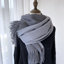 Laden Sie das Bild in den Galerie-Viewer, Solid Color Tassel Scarf and Poncho