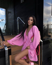 Cargar imagen en el visor de la galería, Deep V Neck Long Sleeve Mini Dress