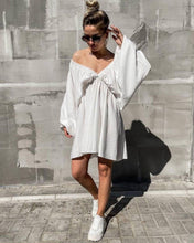 Cargar imagen en el visor de la galería, Deep V Neck Long Sleeve Mini Dress