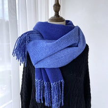 Laden Sie das Bild in den Galerie-Viewer, Solid Color Tassel Scarf and Poncho