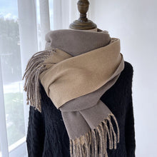 Laden Sie das Bild in den Galerie-Viewer, Solid Color Tassel Scarf and Poncho
