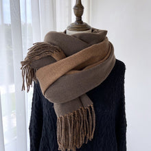 Laden Sie das Bild in den Galerie-Viewer, Solid Color Tassel Scarf and Poncho