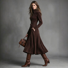 Laden Sie das Bild in den Galerie-Viewer, 2026 New Women's Vintage Suede Long Dress, Elegant Zip Front Fitted Waist Tie Long Dress for Fall Winter