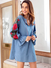Cargar imagen en el visor de la galería, Women Embroidered Lantern Sleeve Denim Tassel Drawstring Loose Dress