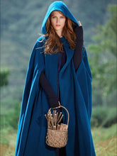 Загрузить изображение в средство просмотра галереи, women autumn winter solid color wide hooded cloak