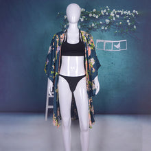 Laden Sie das Bild in den Galerie-Viewer, Long Printed Floral Dot Quarter Sleeve Loose Kimono Beachwear Cover Up