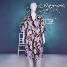 Laden Sie das Bild in den Galerie-Viewer, Long Printed Floral Dot Quarter Sleeve Loose Kimono Beachwear Cover Up