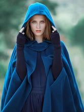 Загрузить изображение в средство просмотра галереи, women autumn winter solid color wide hooded cloak