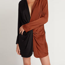 Load image into Gallery viewer, long sleeve short contrast color satin blazer dress
