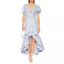 Carica l'immagine nel visualizzatore di Gallery, abito lungo a quadri con scollo a V profondo, manica a lanterna e fiocco sulla schiena