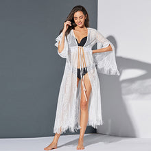 Carica l'immagine nel visualizzatore di Gallery, Abito lungo da spiaggia con cintura in vita e pizzo bianco traforato alla moda estiva