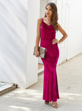 Cargar imagen en el visor de la galería, sexy mature slim mermaid velvet party wear gown evening dresses
