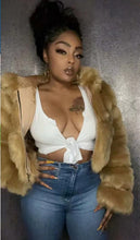 Carica l'immagine nel visualizzatore di Gallery, Cappotto corto con cappuccio in pelliccia di volpe sintetica intrecciata