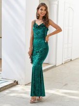 Cargar imagen en el visor de la galería, sexy mature slim mermaid velvet party wear gown evening dresses