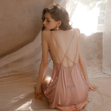 Carica l'immagine nel visualizzatore di Gallery, Set da notte in pizzo con vestaglia e cravatta