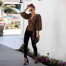 Cargar imagen en el visor de la galería, factory wholesale OEM women clothes autumn puff lantern long sleeve deep V neck leopard slim flare blouse with belt