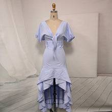 Carica l'immagine nel visualizzatore di Gallery, abito lungo a quadri con scollo a V profondo, manica a lanterna e fiocco sulla schiena