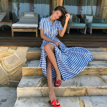 Carica l'immagine nel visualizzatore di Gallery, Abito midi svasato a righe a maniche corte