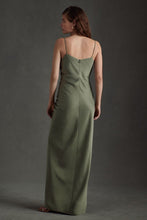 Carica l'immagine nel visualizzatore di Gallery, Abito da sera lungo da damigella d'onore in raso con spalline sottili e spacco alto sulla coscia