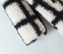 Carica l'immagine nel visualizzatore di Gallery, 2022 Autunno Inverno Nuovo Design Faux Sherpa Plaid Lungo Soprabito