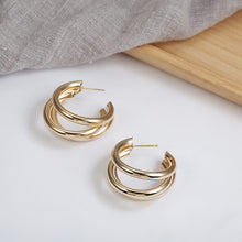Cargar imagen en el visor de la galería, Cool Vintage Metal Geommetrical Big Circle Stud Earrings