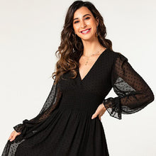 Загрузить изображение в средство просмотра галереи, factory wholesale hot puff lantern long sleeve jacquard polka dot chiffon autumn dress ladies deep V neck trendy dress