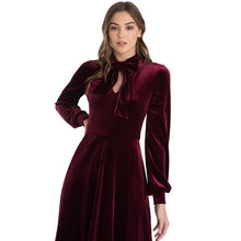 Charger l'image dans la galerie, Gorgeous Velvet V Neck A-Line Long Sleeve Burgundy Dress