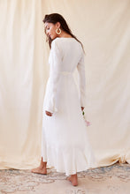 Carica l'immagine nel visualizzatore di Gallery, abito lungo con scollo a V profondo e maniche a lanterna