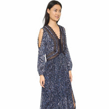 Carica l'immagine nel visualizzatore di Gallery, abito lungo patchwork etnico con spalle scoperte e lunghezza al pavimento