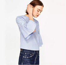 Laden Sie das Bild in den Galerie-Viewer, 3/4 Flare Sleeve Pearl Striped Blouse