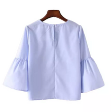 Laden Sie das Bild in den Galerie-Viewer, 3/4 Flare Sleeve Pearl Striped Blouse