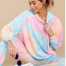 Laden Sie das Bild in den Galerie-Viewer, 2020 Amazon Hot Sale Factory Wholesale Tie Die Printed Casual Sweatsuits Sports Gym Sweatshirt and Sweatpants