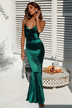 Cargar imagen en el visor de la galería, sexy mature slim mermaid velvet party wear gown evening dresses