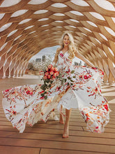 Laden Sie das Bild in den Galerie-Viewer, Sleeveless V Neck Belted Maxi Floral Dress