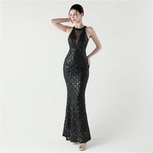 Cargar imagen en el visor de la galería, Halter Neck Sequin Evening Dress
