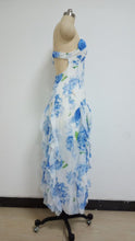 画像をギャラリービューアに読み込む, Spaghetti Chiffon Printed Floral Fairy Maxi Dress

