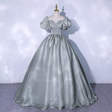 Laden Sie das Bild in den Galerie-Viewer, Satin Puff Sleeve Performance Dress
