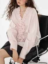 画像をギャラリービューアに読み込む, Cotton Stripe Frilled Blouse
