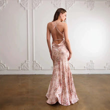 画像をギャラリービューアに読み込む, Holiday Floral Spaghetti Backless Mermaid Maxi Dress
