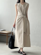 画像をギャラリービューアに読み込む, Belted Sleeveless A Line Tea Dress
