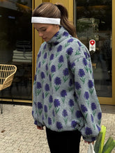 Laden Sie das Bild in den Galerie-Viewer, Purple Printed Faux Sherpa Oversized Polar Fleece Zip Collar Sweatshirt

