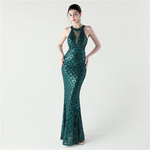 Cargar imagen en el visor de la galería, Halter Neck Sequin Evening Dress
