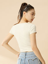 Laden Sie das Bild in den Galerie-Viewer, High Elastic Yoga Shirt Women - Striped Breathable Slim Fit Workout Tops
