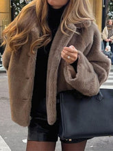 Load image into Gallery viewer, Short Faux Fur Coat
