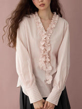 画像をギャラリービューアに読み込む, Cotton Stripe Frilled Blouse
