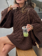 Charger l&#39;image dans la galerie, Oversized Heavy Gauge Cable Pattern Sweater
