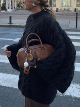 Charger l&#39;image dans la galerie, Oversized Heavy Gauge Cable Pattern Sweater
