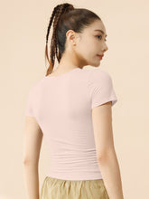 画像をギャラリービューアに読み込む, Short Sleeve Cutout Ruched Athletic Tee
