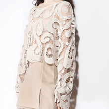 Загрузить изображение в средство просмотра галереи, Long Sleeve Crochet Floral Blouse Top
