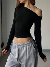 Cargar imagen en el visor de la galería, Hot Long Sleeve Tight Diagonal Shoulder T Shirt

